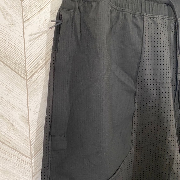 🍋Lululemon In the Key Short 8"🍋 - Picture 6 of 11